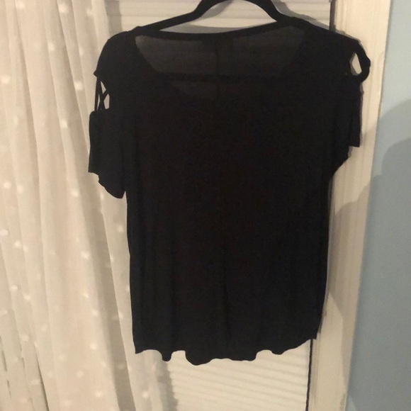 Black Tee from Threads - Picture 2 of 3